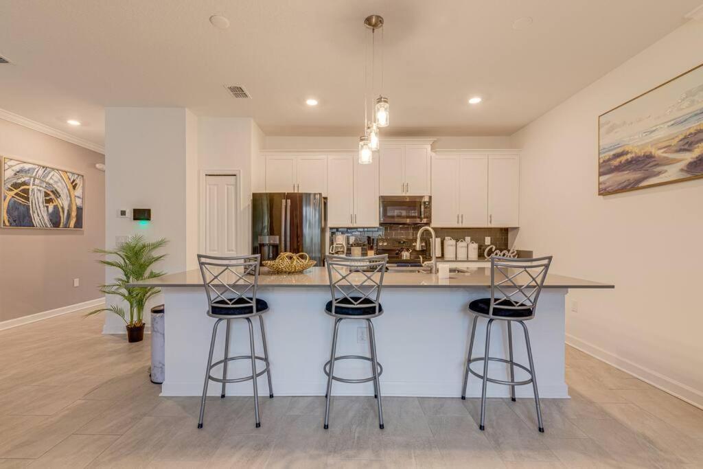 Newly Listed Townhouse Storey Lake, Free Waterpark Kissimmee Buitenkant foto